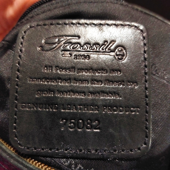Fossil Classic Black Leather Purse - Picture 12 of 15